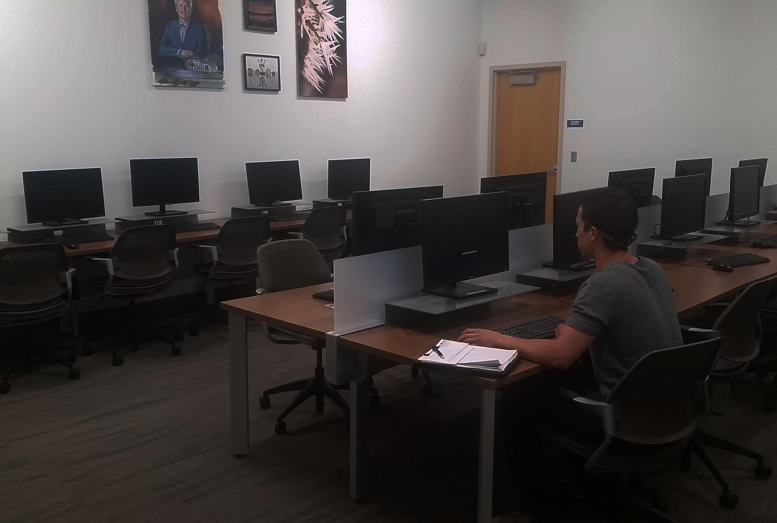 ITC's computer lab in Fidel 130